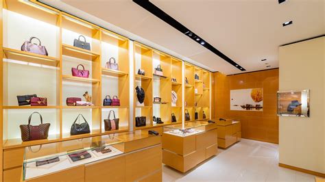 louis vuitton store rome italy|louis vuitton rome prices.